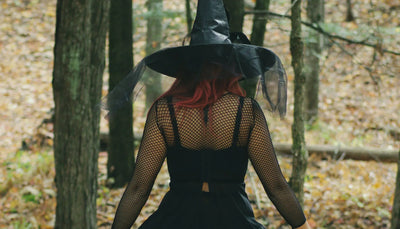 Wie trägt man ein Gothic-Sweatshirt im Alltag?