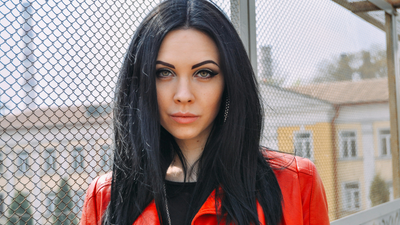 Gothic-Top als Styling-Basis – wie man seinen düsteren Look von oben aufbaut