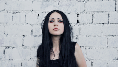 Wie kleidet man sich im Gothic-Stil? Ein praktischer Leitfaden zu Gothic-Mode und -Trends